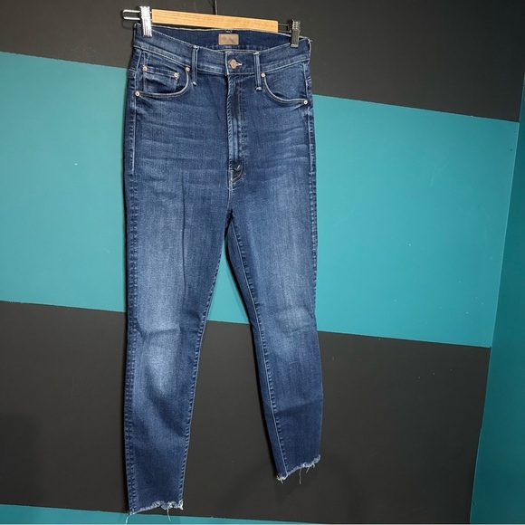 MOTHER Ankle Cropped Blue Jeans - Picture 3 of 13